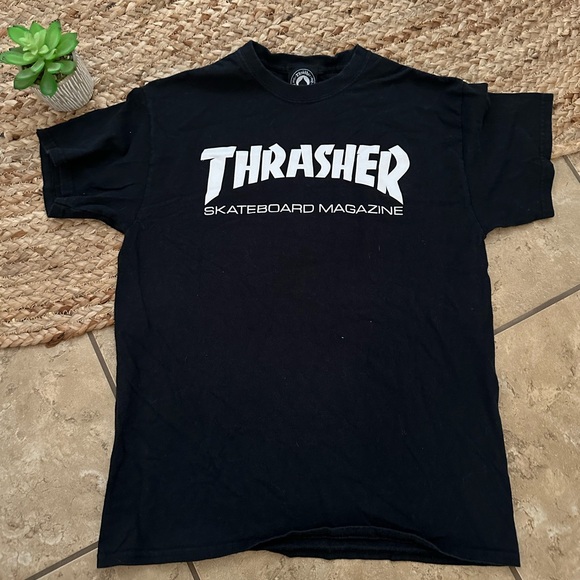 THRASHER TEE - Picture 1 of 5